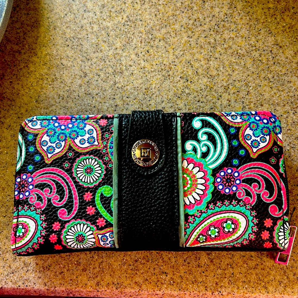 Stone Mountain wallet. NWOT